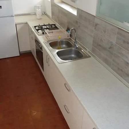Laguna Apartment *
